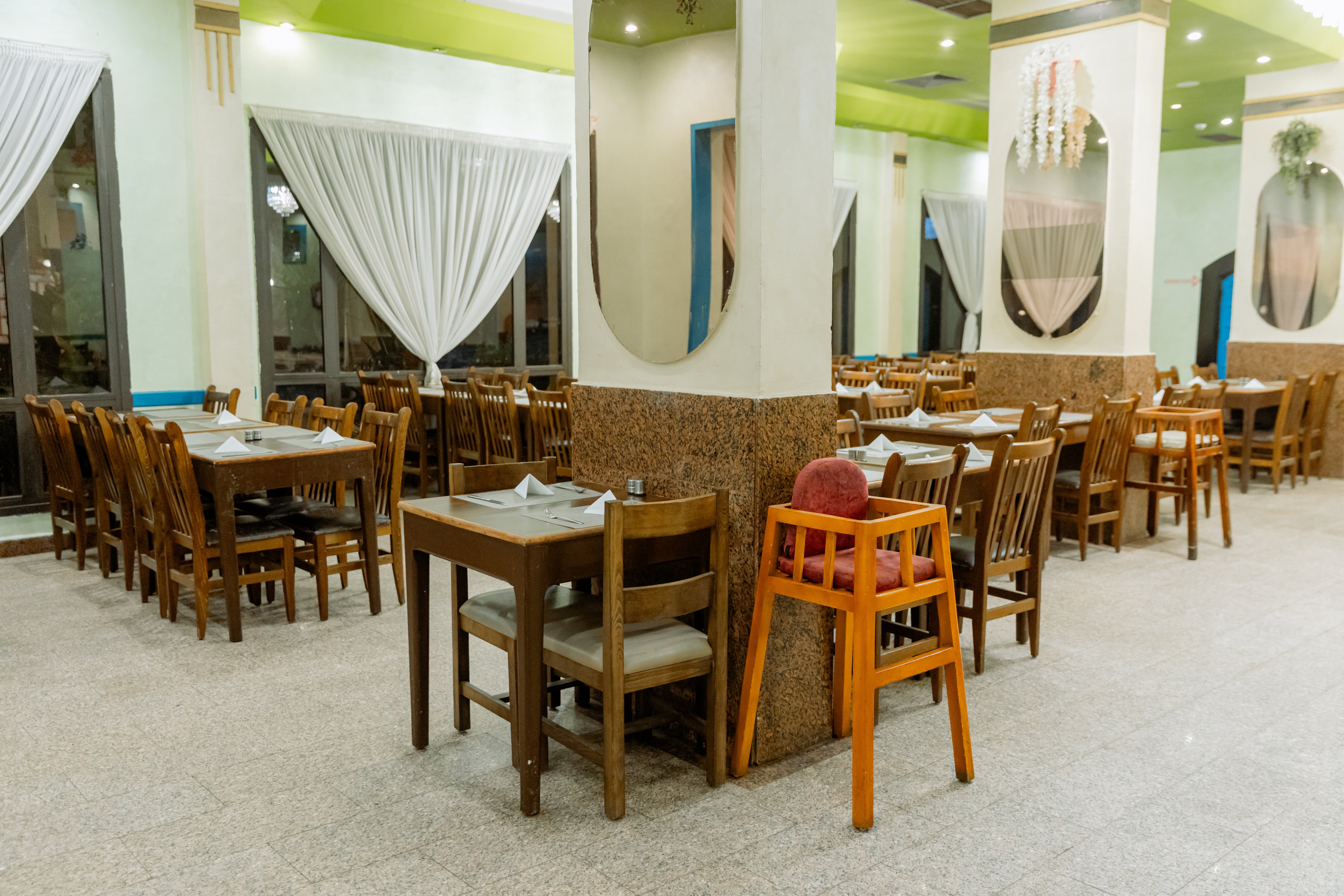 restaurant cafeteria