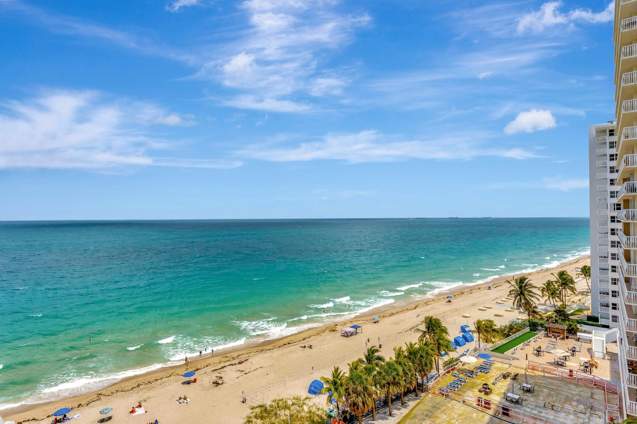 Ocean Manor Beach Resort 52/53