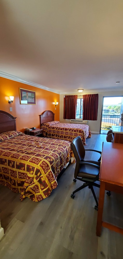 Anaheim National Inn 32/72