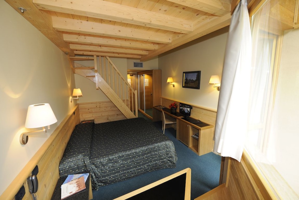 Hotel Garnì Pegra 32/76