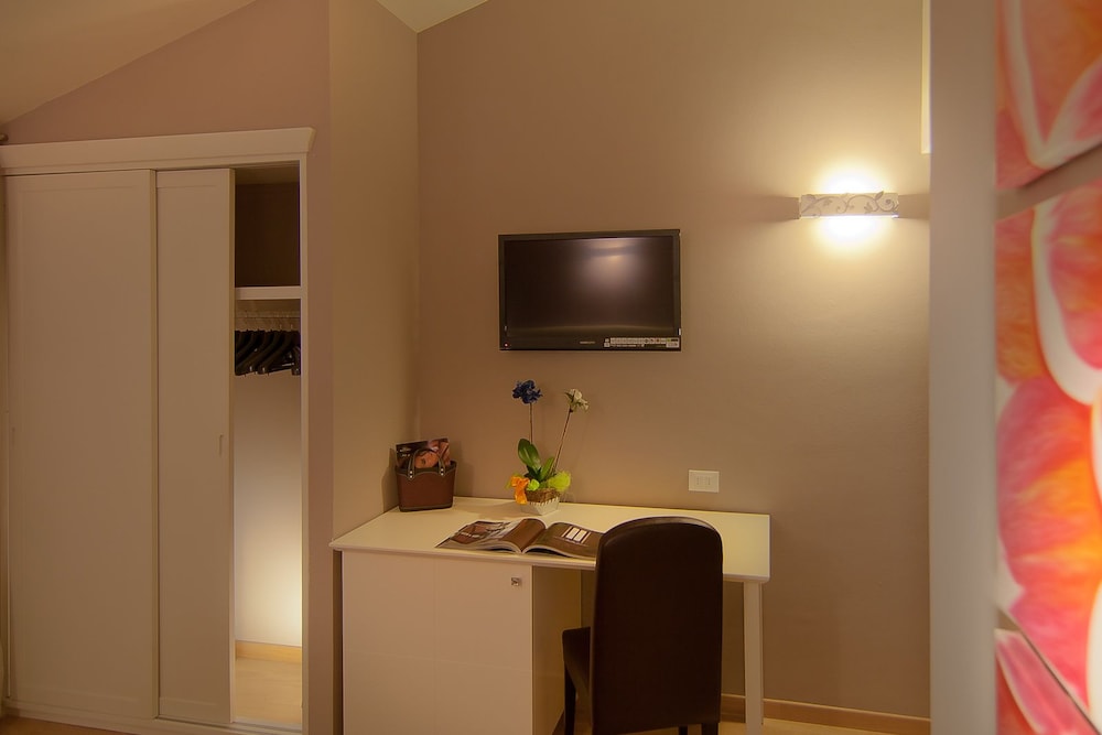 Hotel Arnolfo Aqua Laetitia Spa And Beauty 11/26