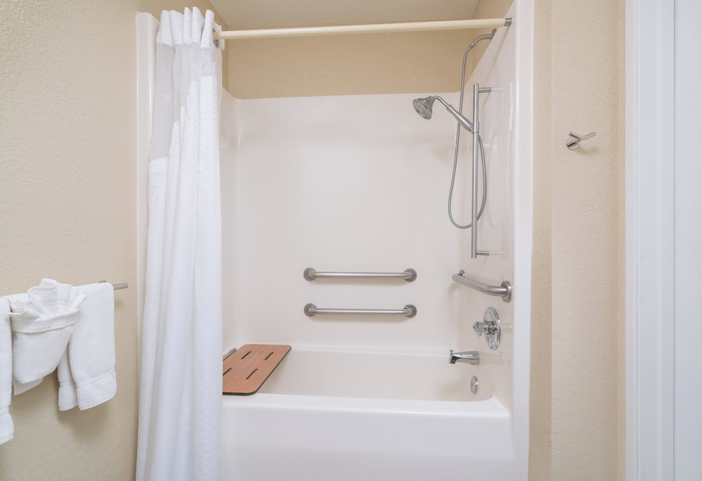 Holiday Inn Express Hotel Suites Ames 58/58
