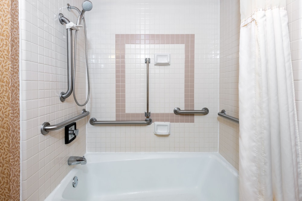 Capitol Plaza Hotel Jefferson City 37/38