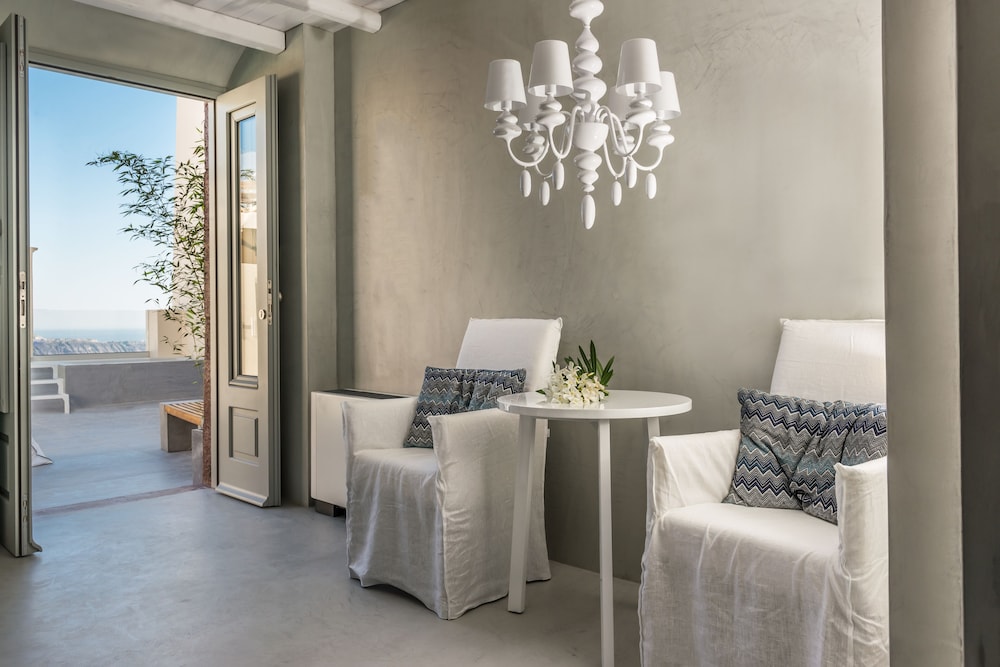 Mythical Blue Luxury Suites 35/50
