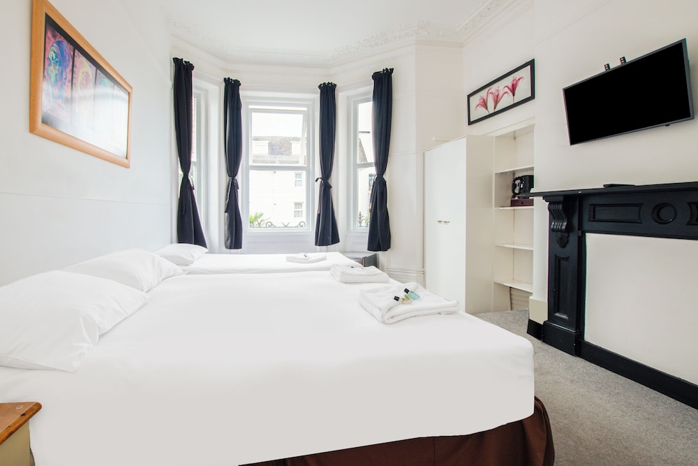 OYO The Lodge Bournemouth 20/47