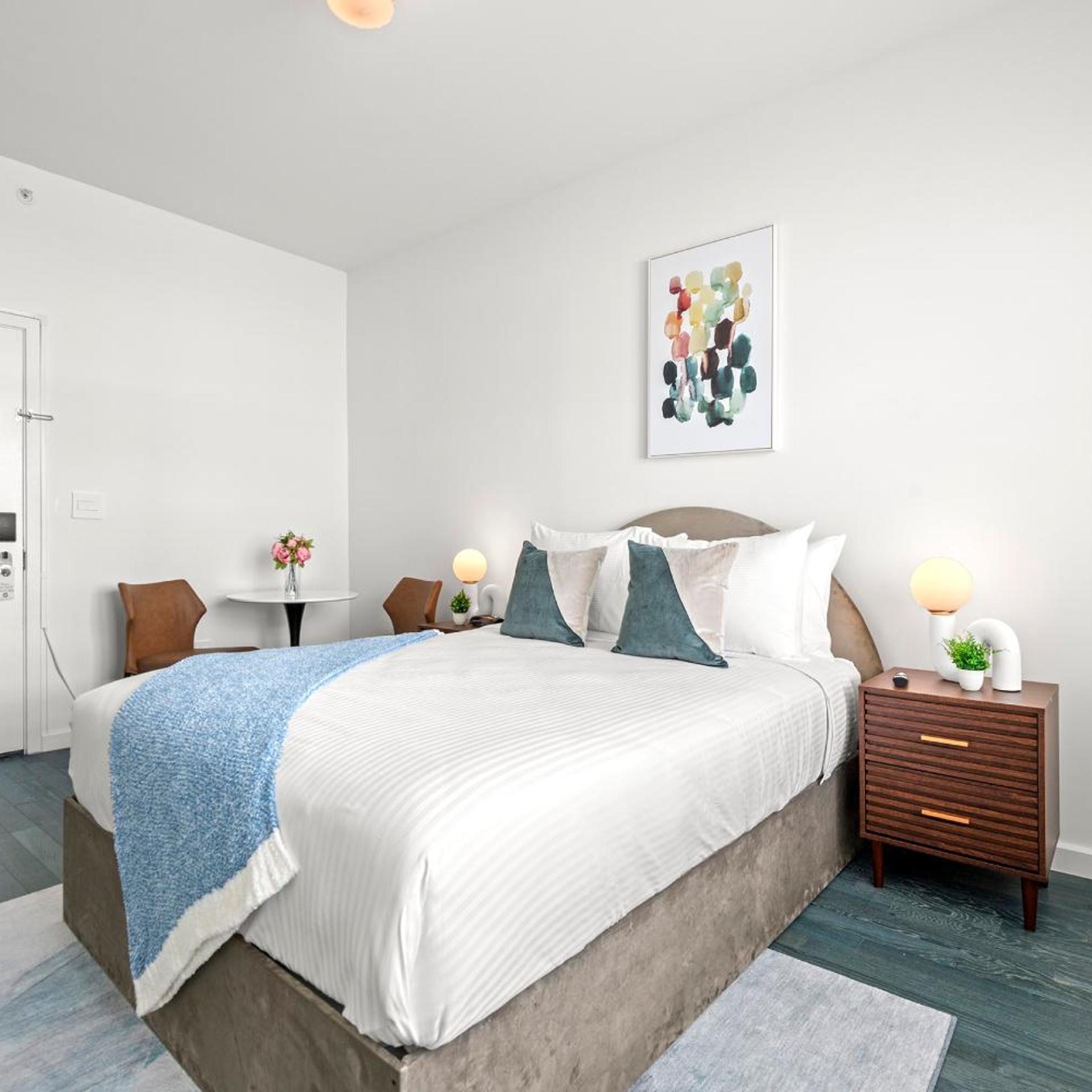 Bluebird Suites at The Apex Miami 21/50