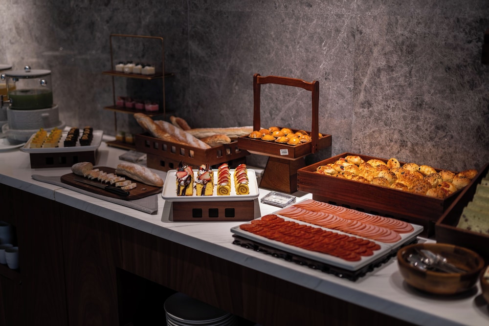 Novotel Shanghai Baoshan Jiusi 19/46