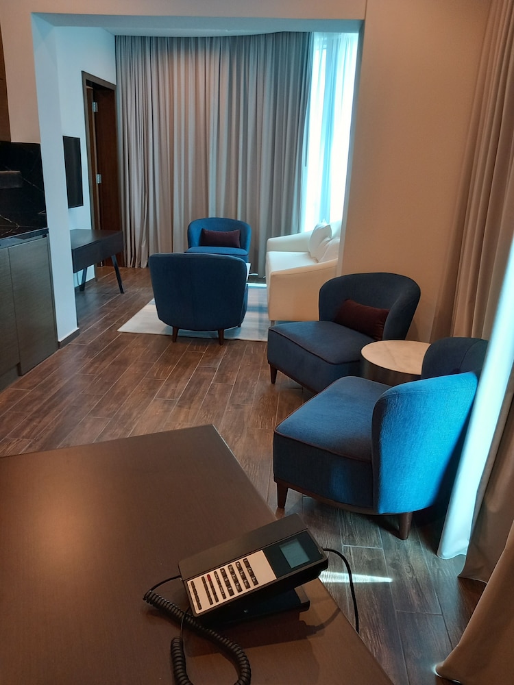 C - Hotel and Suites Doha 30/50
