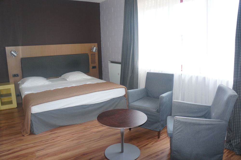 Room, Double Bed