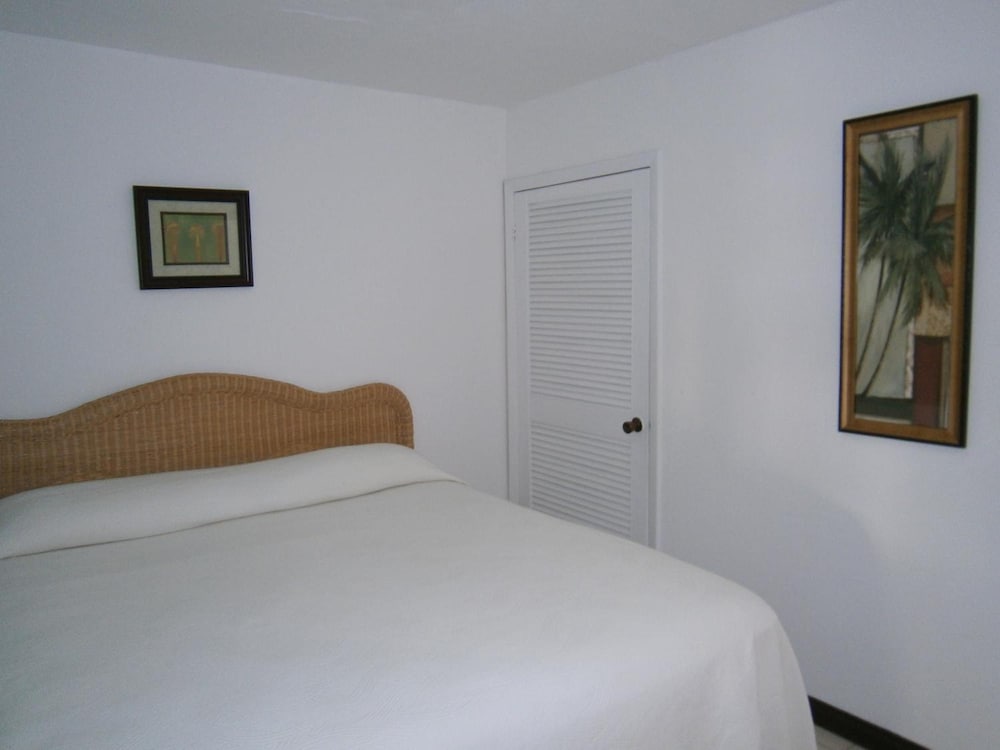 Lesperance Hotel 13/46