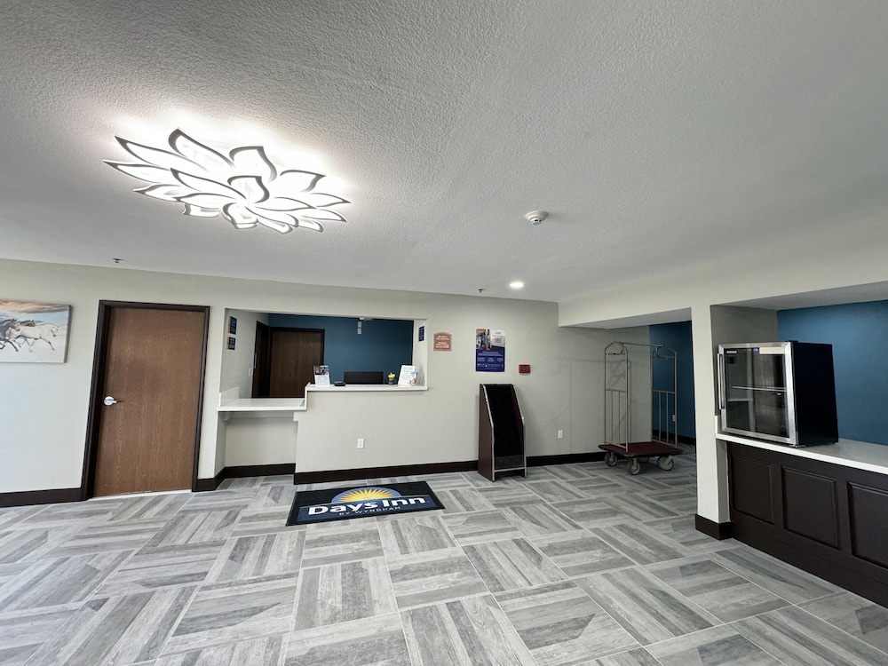 Days Inn by Wyndham Washington Court House 5/33