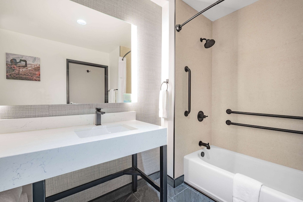 La Quinta Inn & Suites by Wyndham Yucaipa 49/51