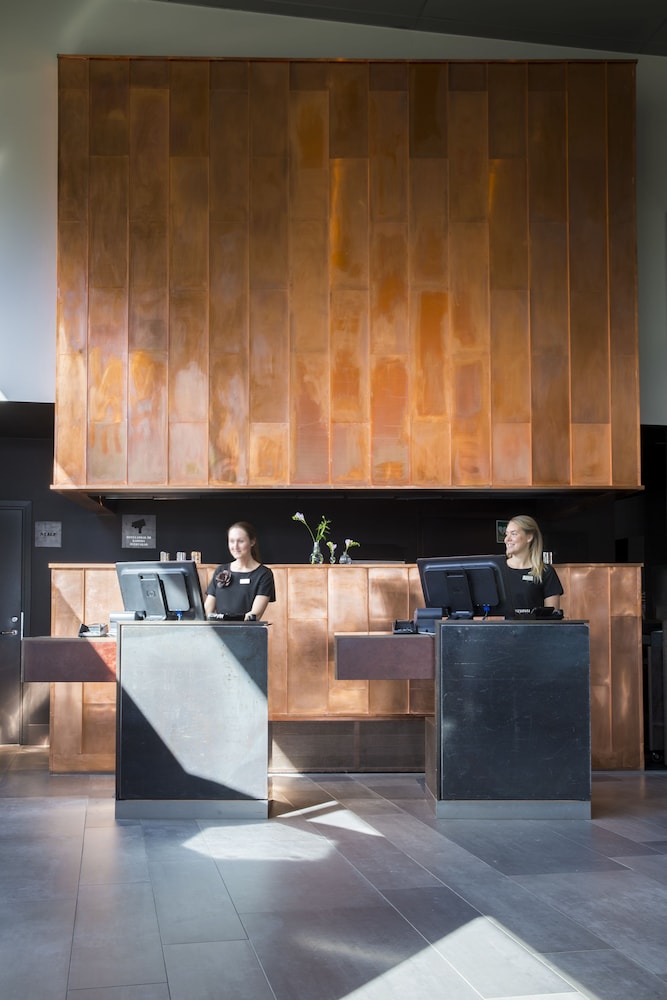 Radisson Blu Riverside Hotel 30/80