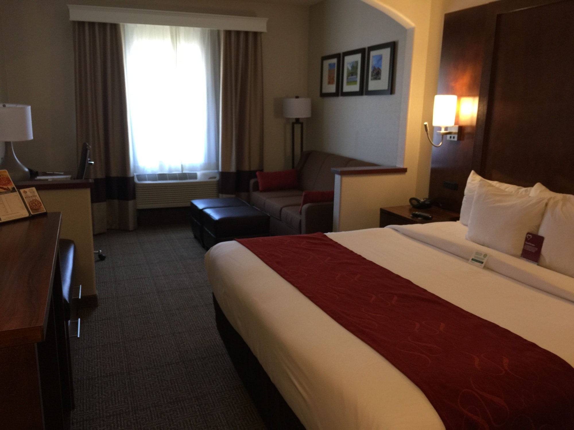 جناح استوديو بسرير كينج مع أريكة، Comfort Suites Near Six Flags Magic Mountain 9/10