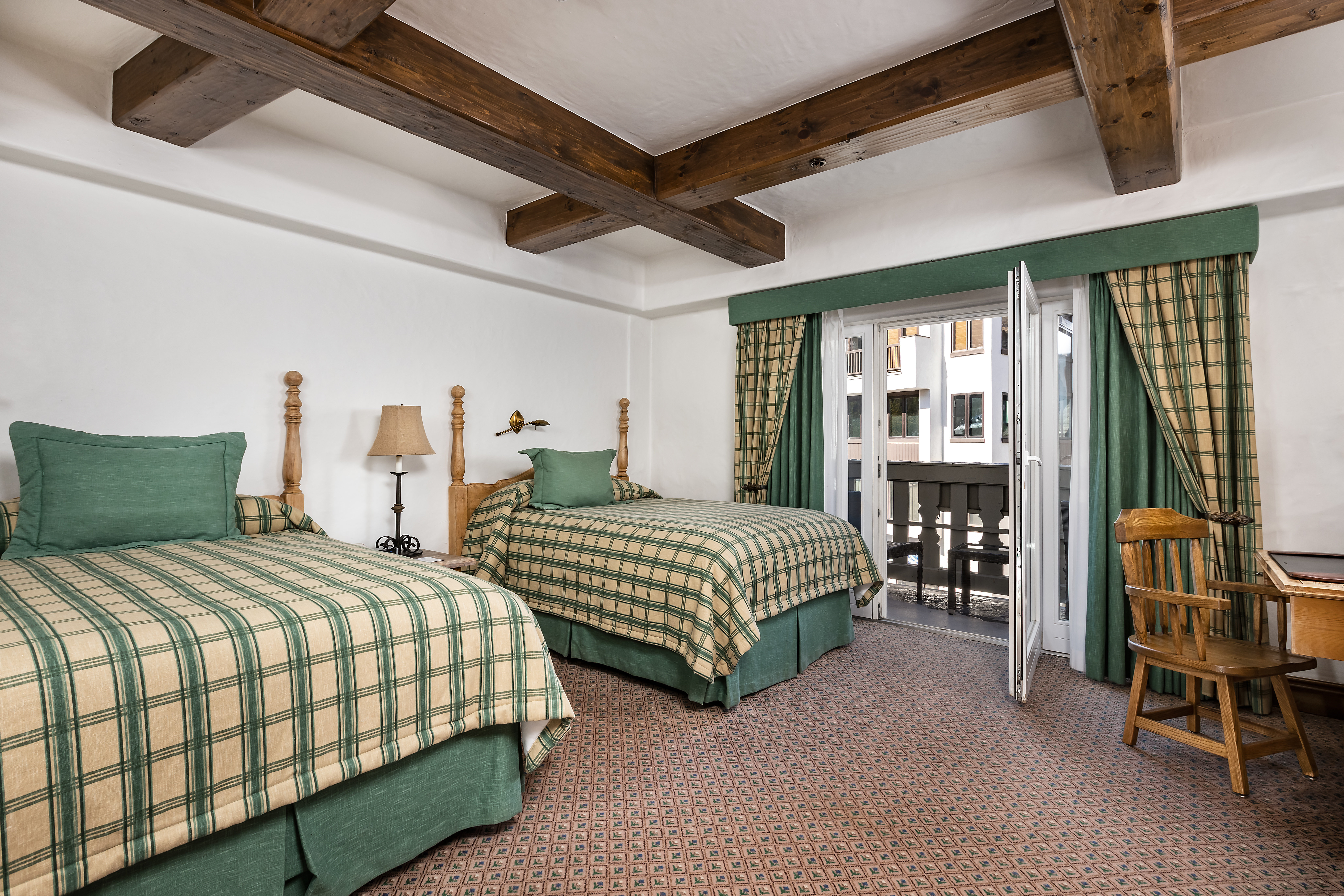 Junior, 2 Double Beds