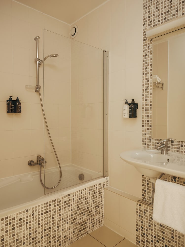 Kyriad Prestige Les Sables D Olonne Plage Centre Des Congres 65/65