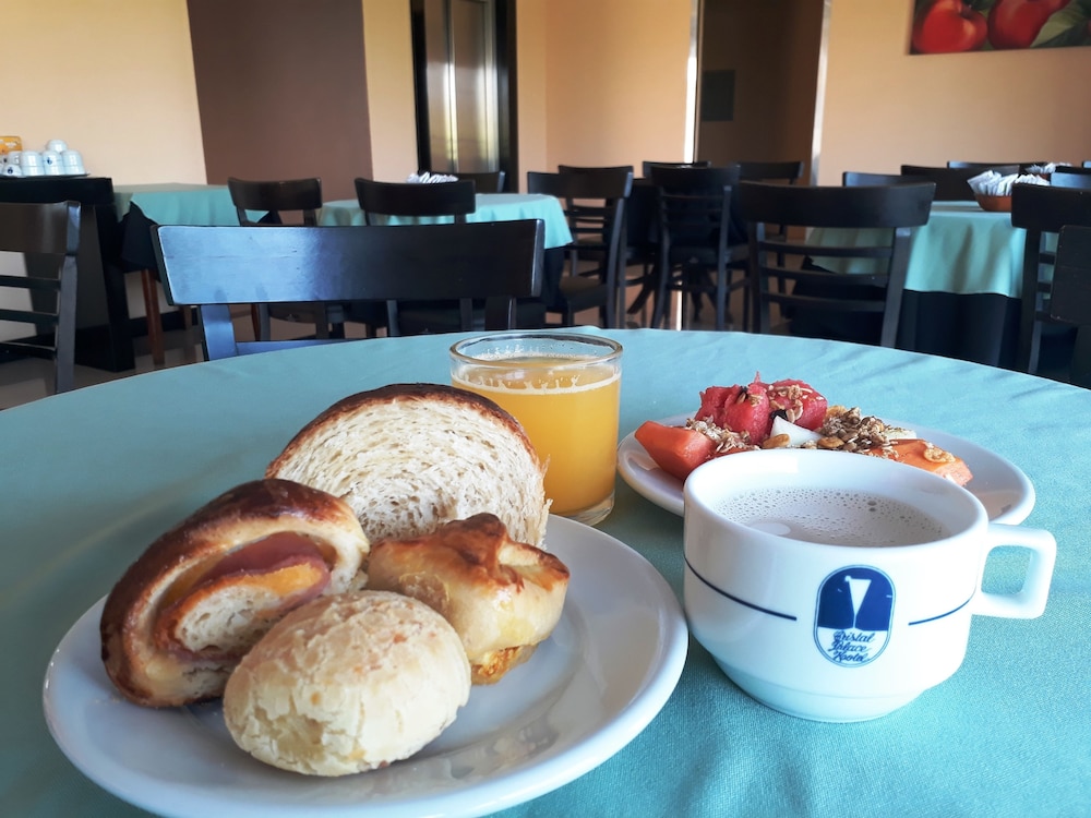 Cristal Palace Inn 27/40