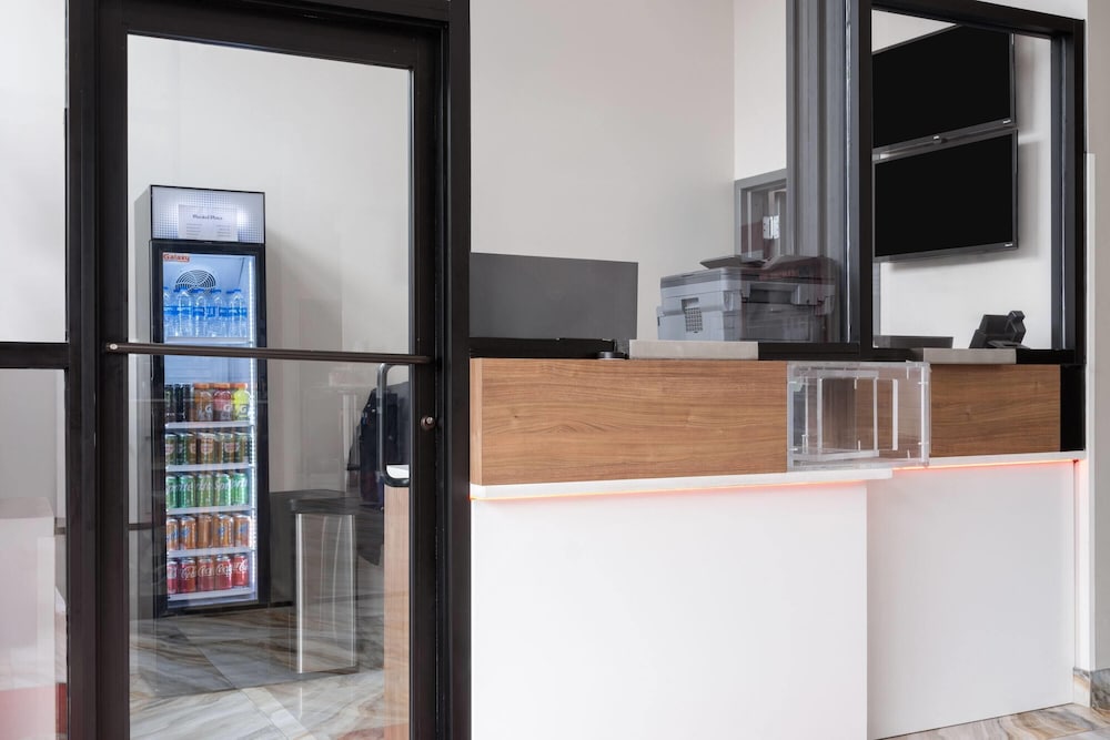 Ramada by Wyndham Brooklyn Near Flatbush 22/26