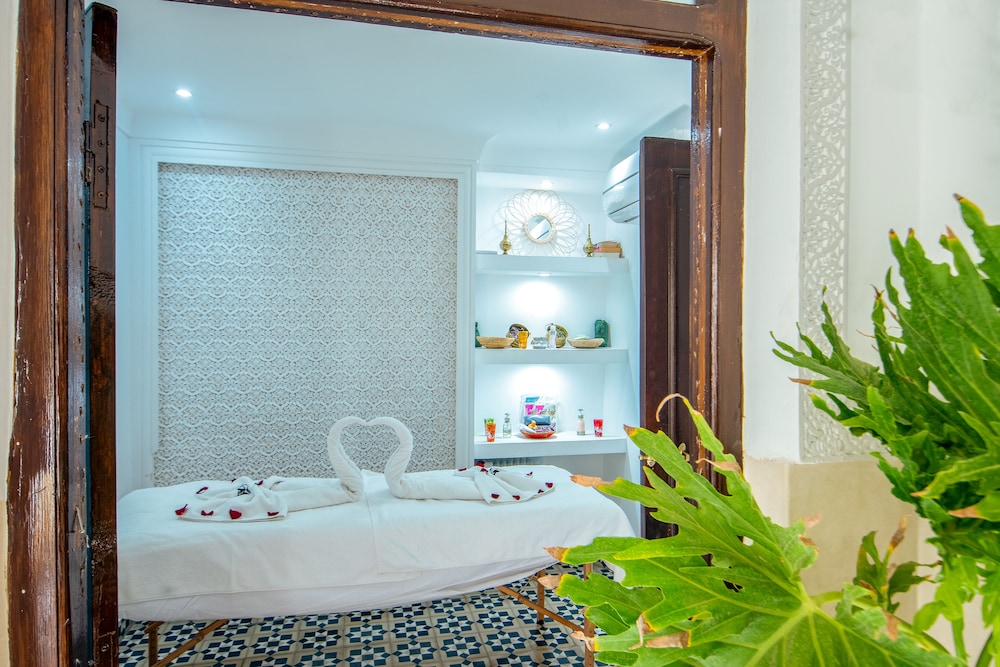 Riad Art and Emotions Boutique Hotel and Spa 35/38
