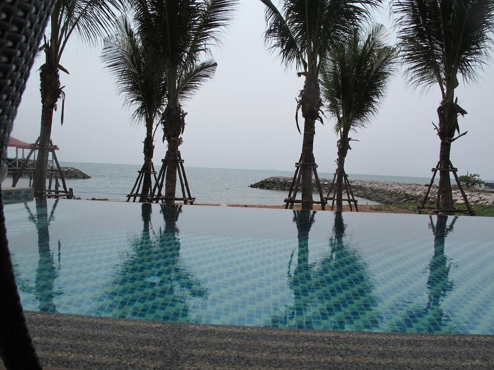 Nantra Pattaya Baan Ampoe Beach 32/40