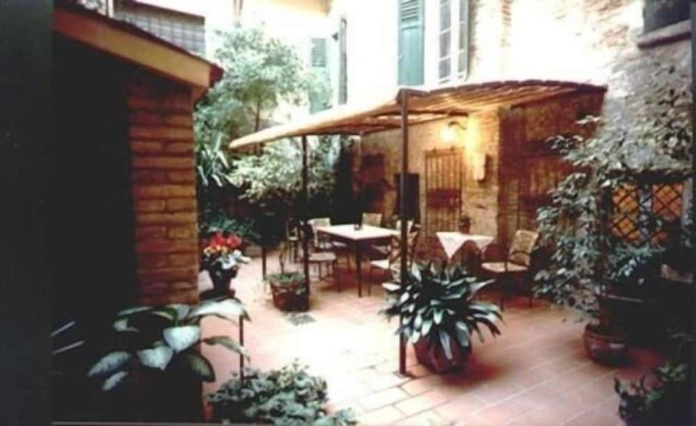Locanda Borgonuovo 26/30
