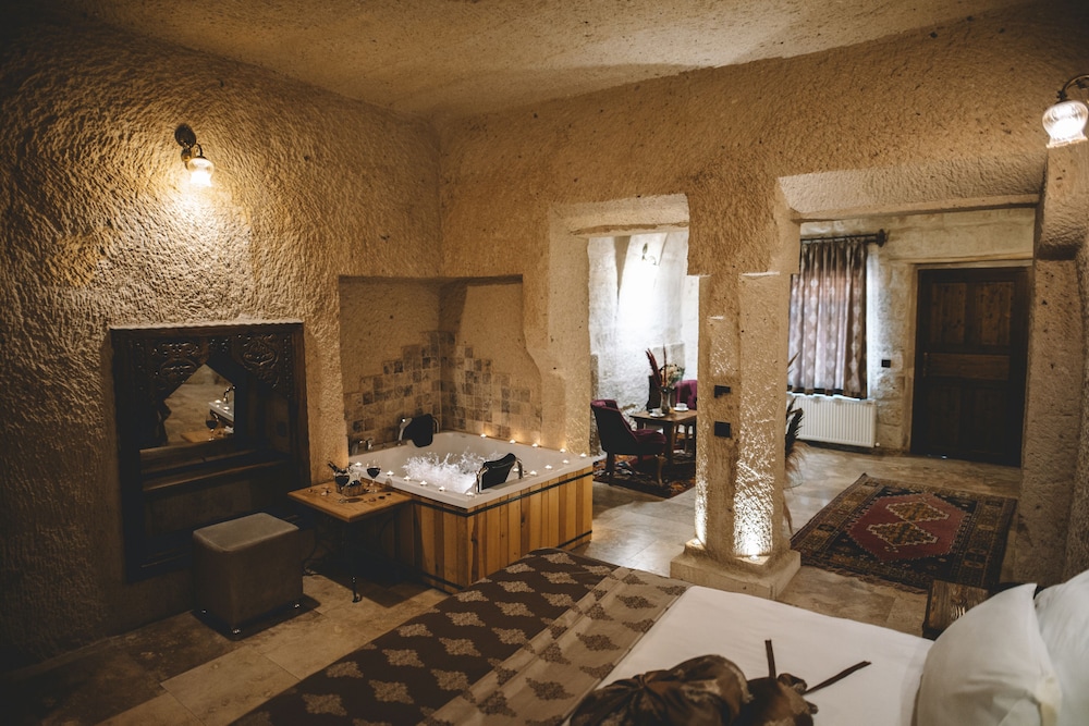 Cavusin Cave House 23/50
