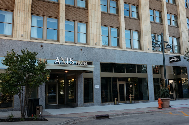 The Axis Moline Hotel Tapestry Collection By Hilton 2/15