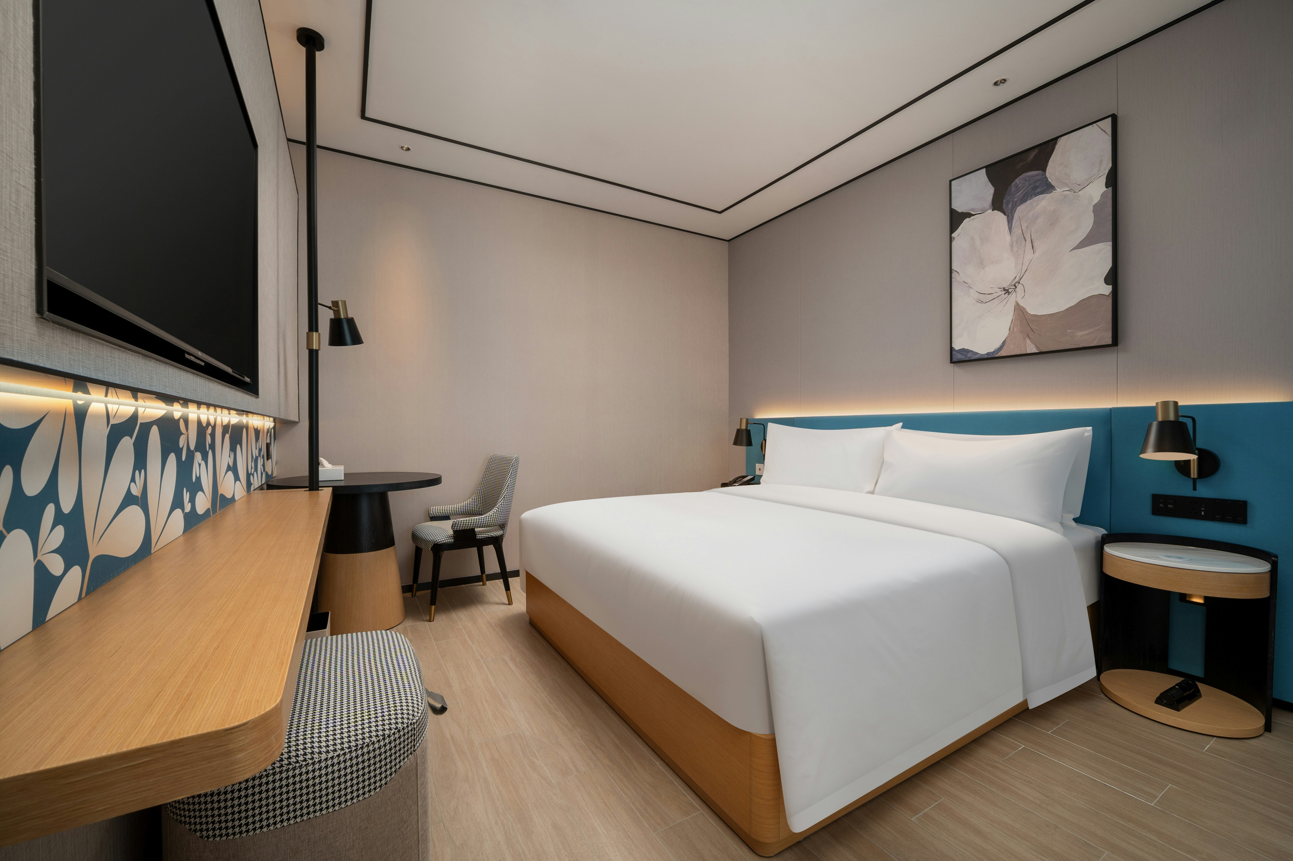 PREMIUM, KING BED, BALCONY