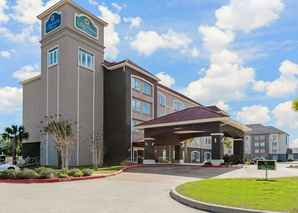 La Quinta Inn & Suites by Wyndham Leesville Ft. Polk 5/50