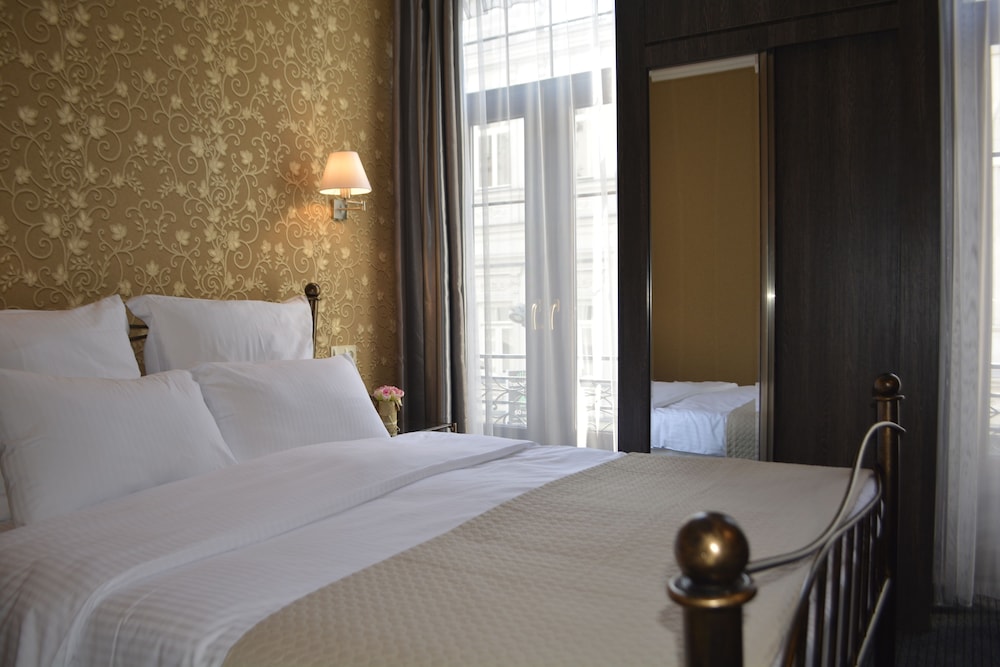Redline Hotel 20/71