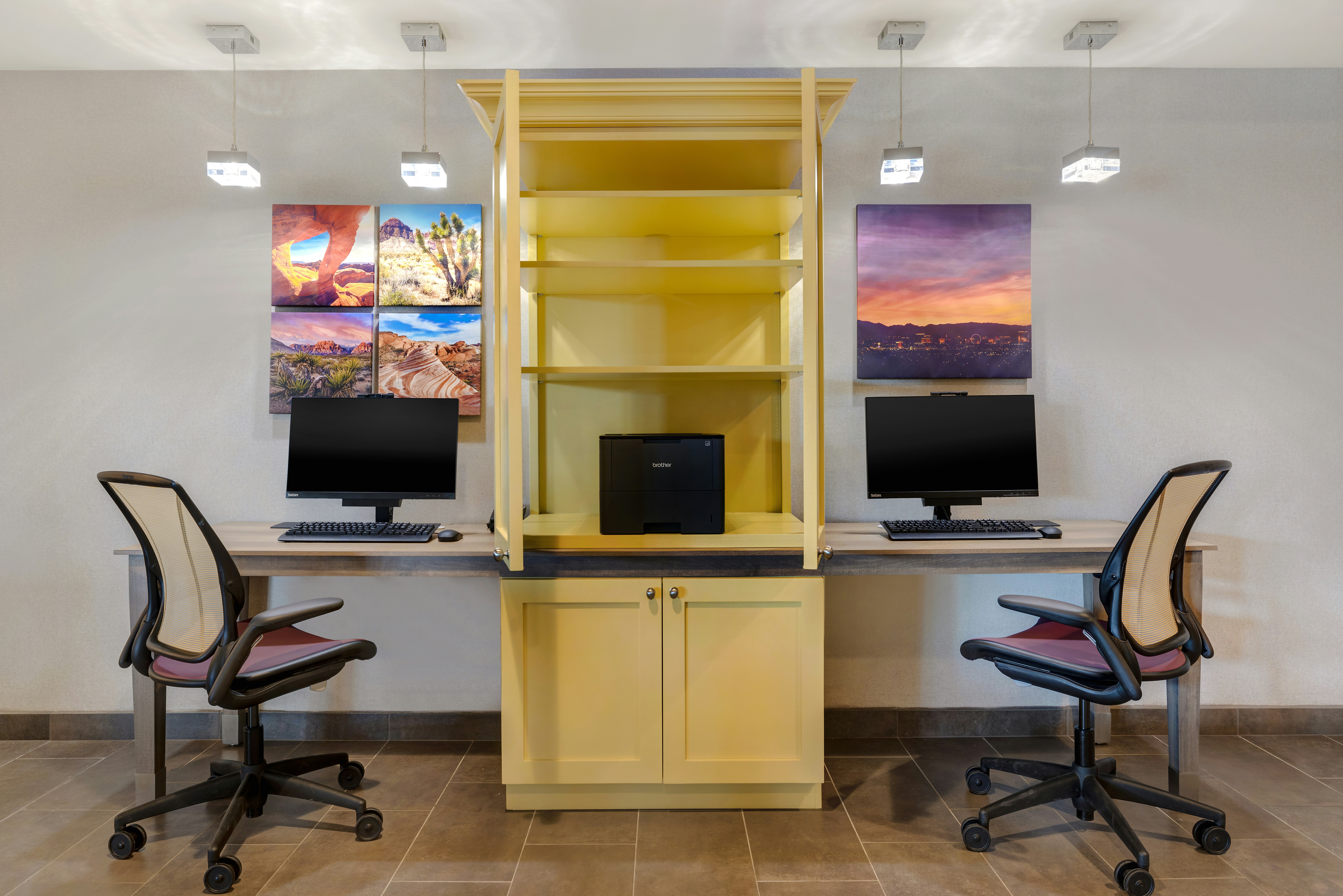 Home2 Suites by Hilton Las Vegas I-215 Curve 29/35