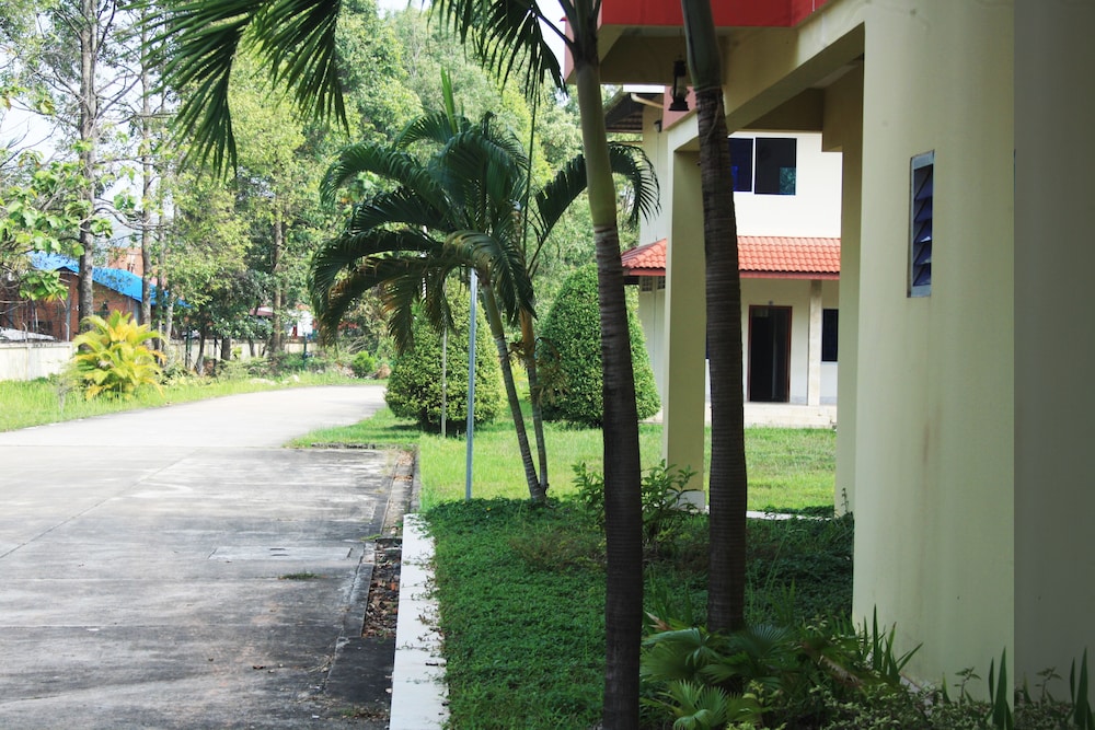 Don Bosco Hotel School 57/60