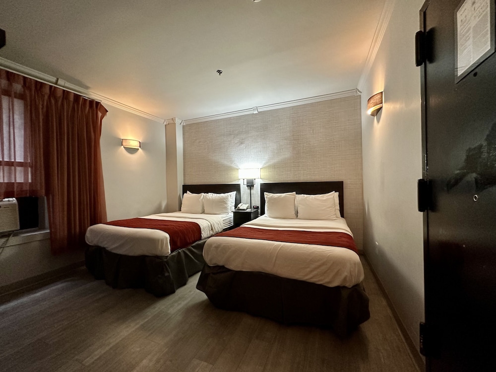 STANDARD, 2 DOUBLE BEDS