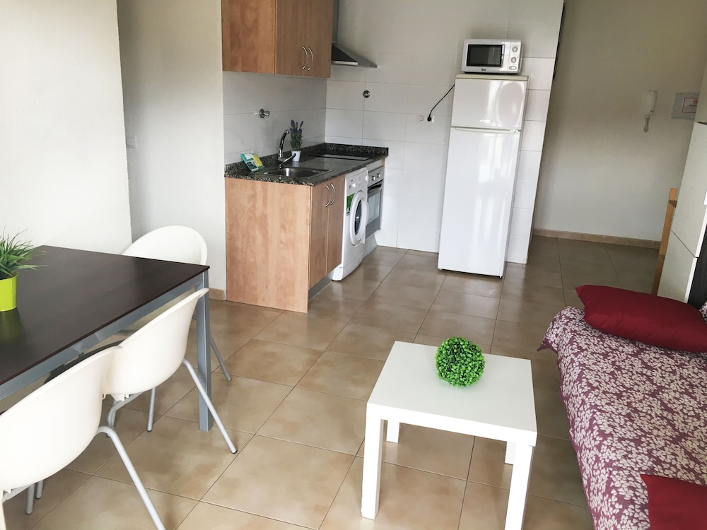 APARTAMENTOS RESIDENCIAL DOÑA CARMEN 3000 5/50
