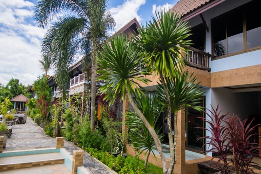 Baanrimnam Resort Trat 44/48