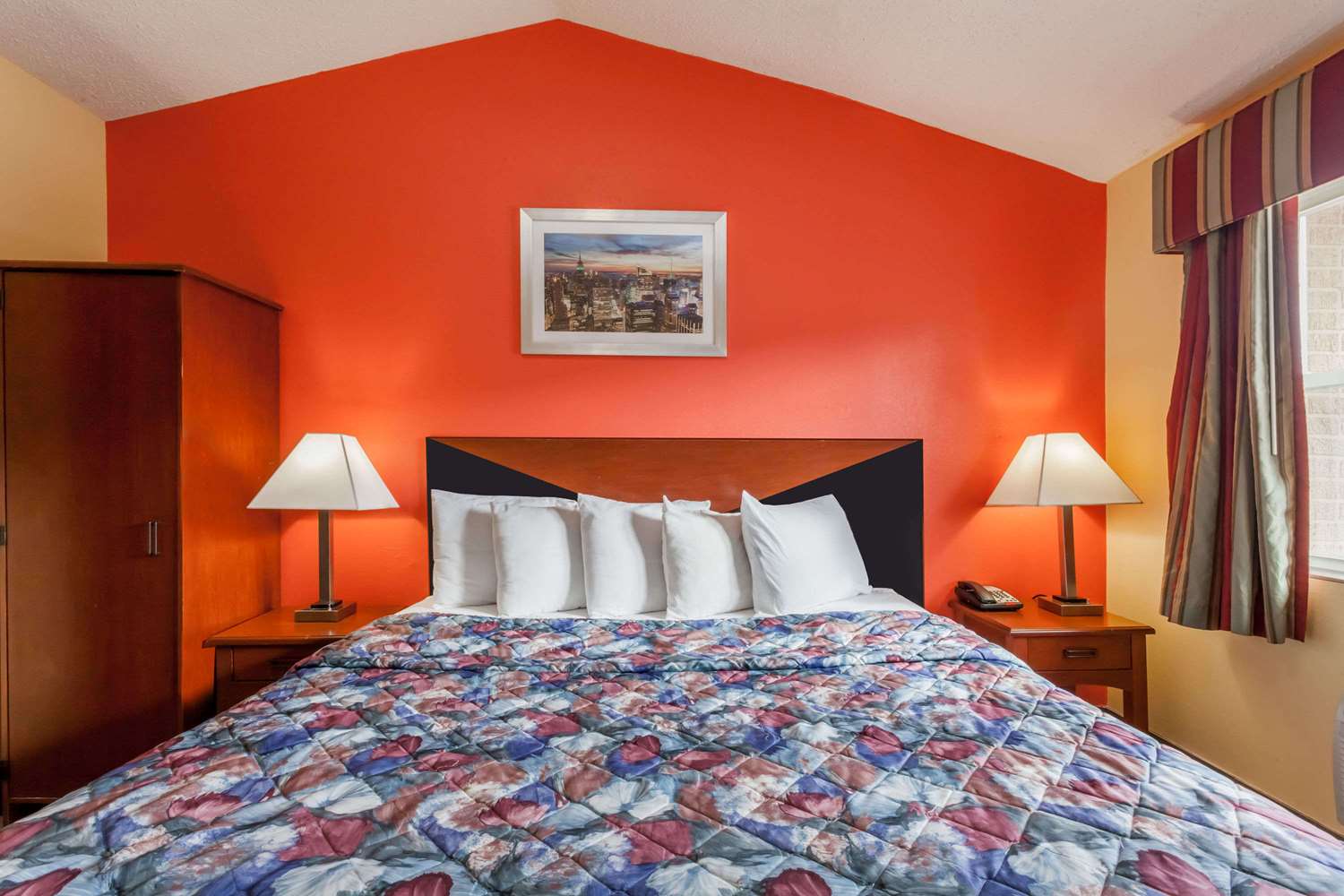 Travelodge by Wyndham Jersey City 10/22