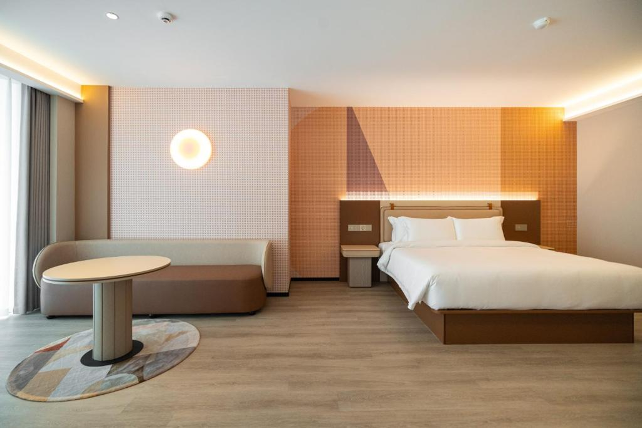 Leston Hotel 10/44