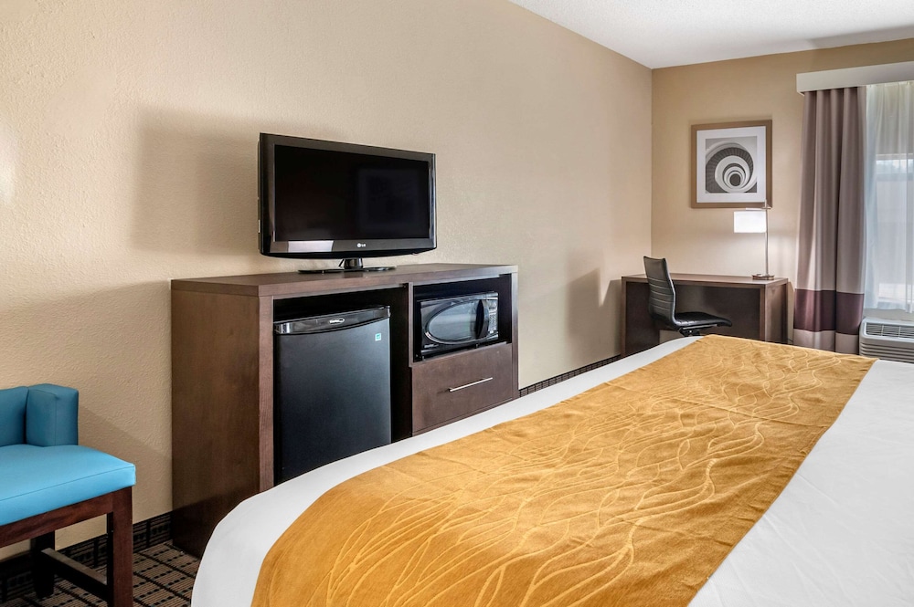 ROOM, KING BED