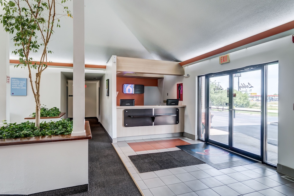 Motel6 Georgetown, KY - Lexington North 30/51