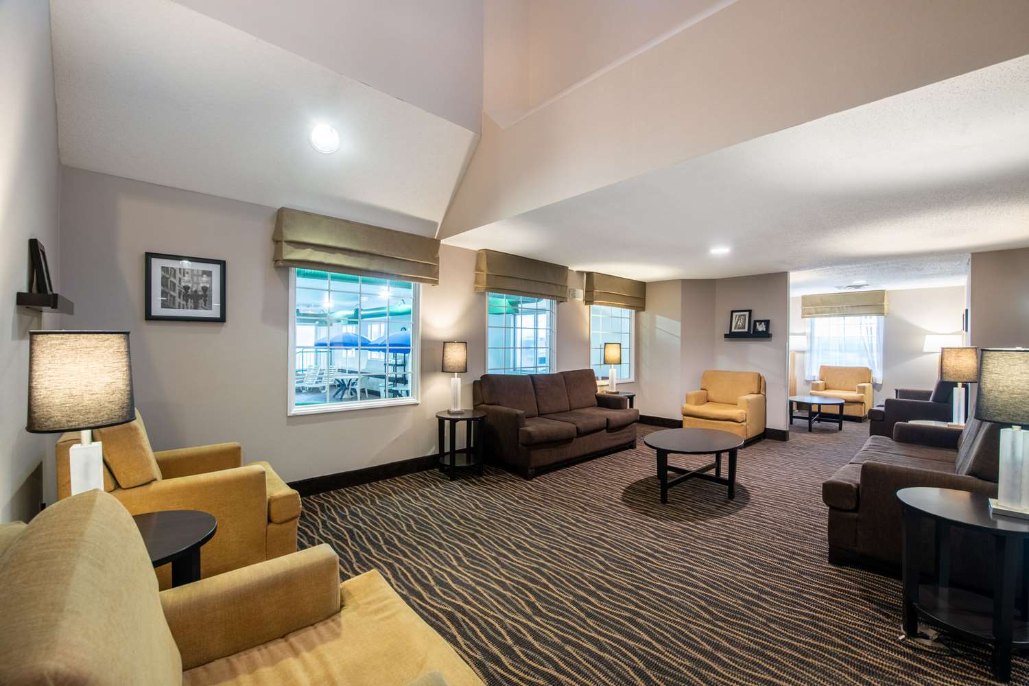 Sleep Inn Suites Green Bay Airport 18/36