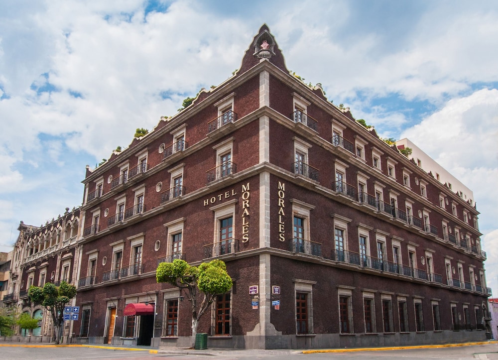 Hotel Morales Historical & Colonial 7/73