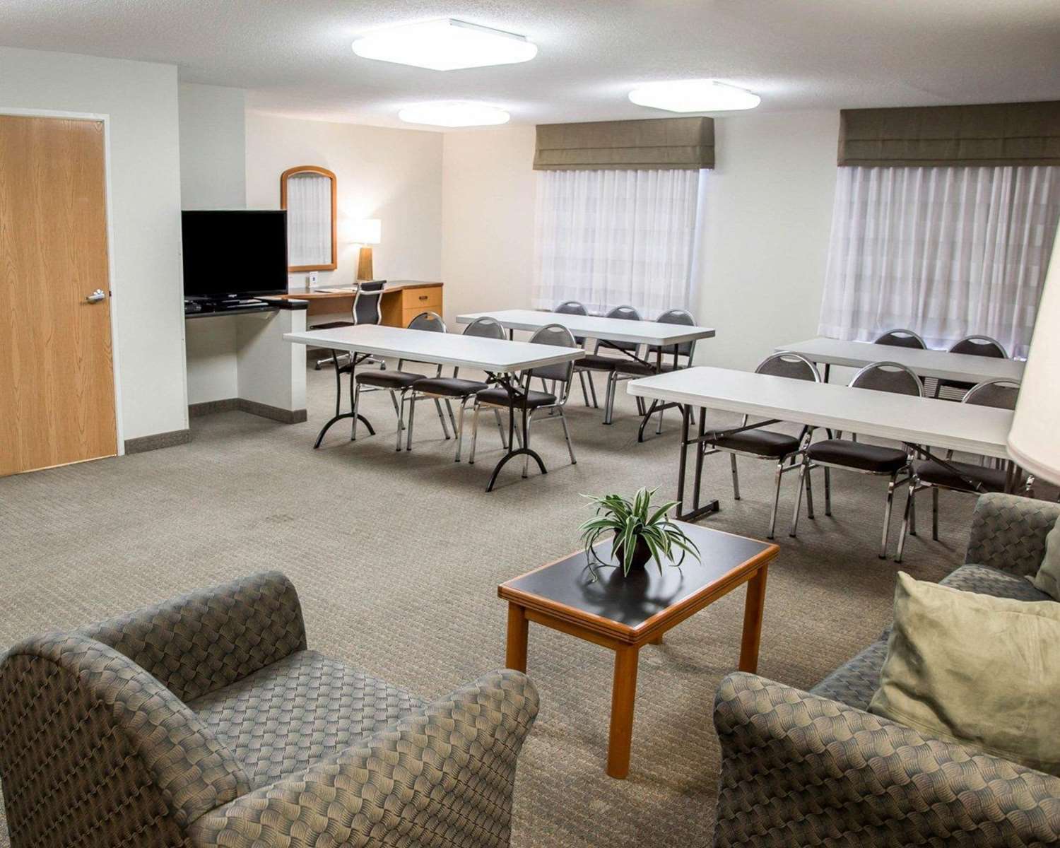 Sleep Inn & Suites Davenport - Quad Cities 11/19