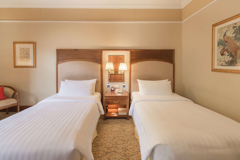Room, Twin Beds, Lake Side, Garden View, West Wing