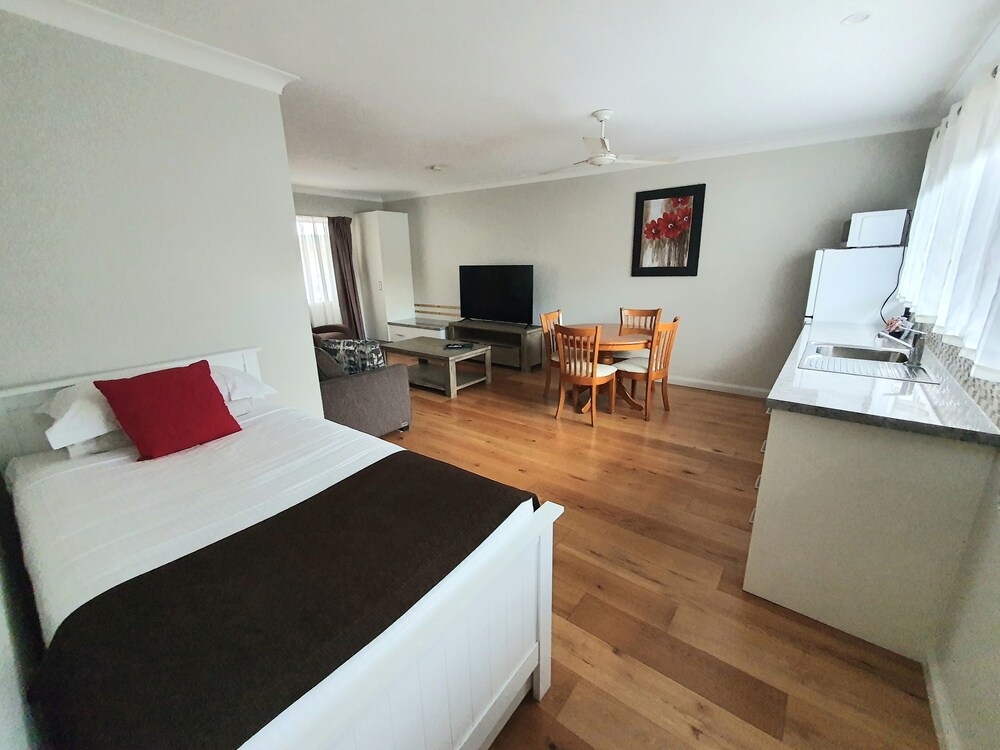 Mcnevin S Maryborough Motel 29/69