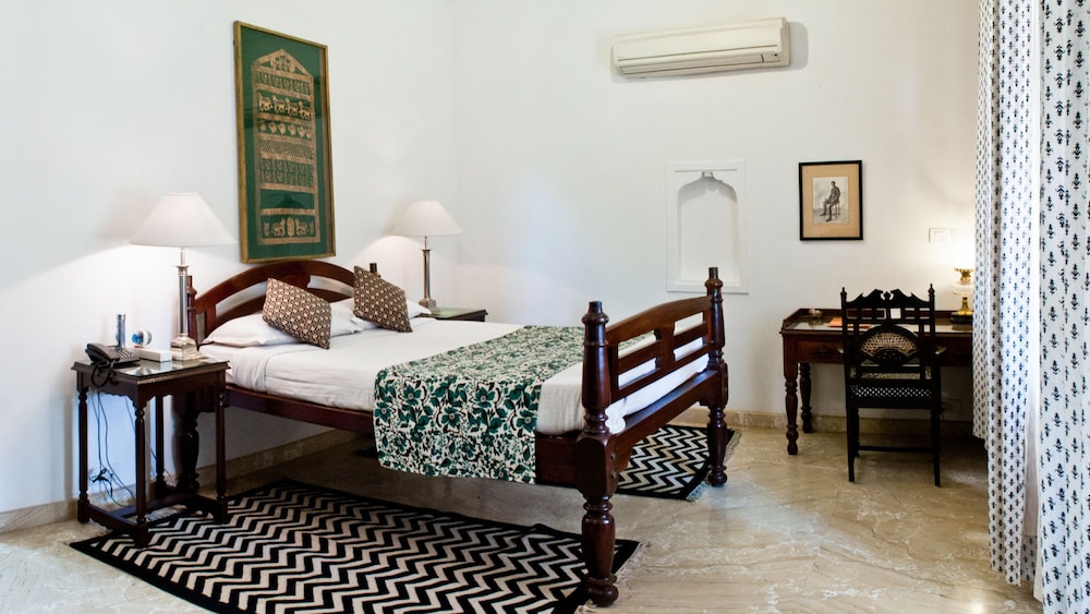 Neemrana's - Deo Bagh 27/48
