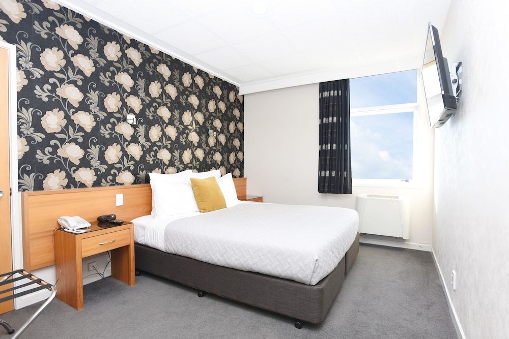 Kelvin Hotel 13/32