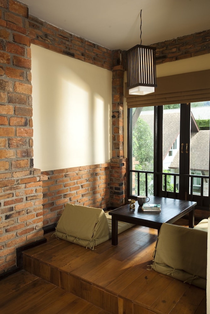 Motive Cottage Resort 46/65
