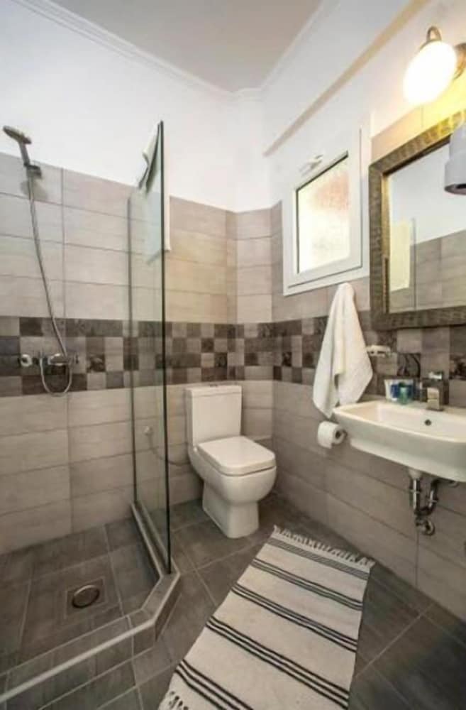 Vassilis Guest House 37/40
