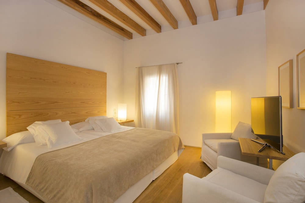 SUPERIOR, DOUBLE BED