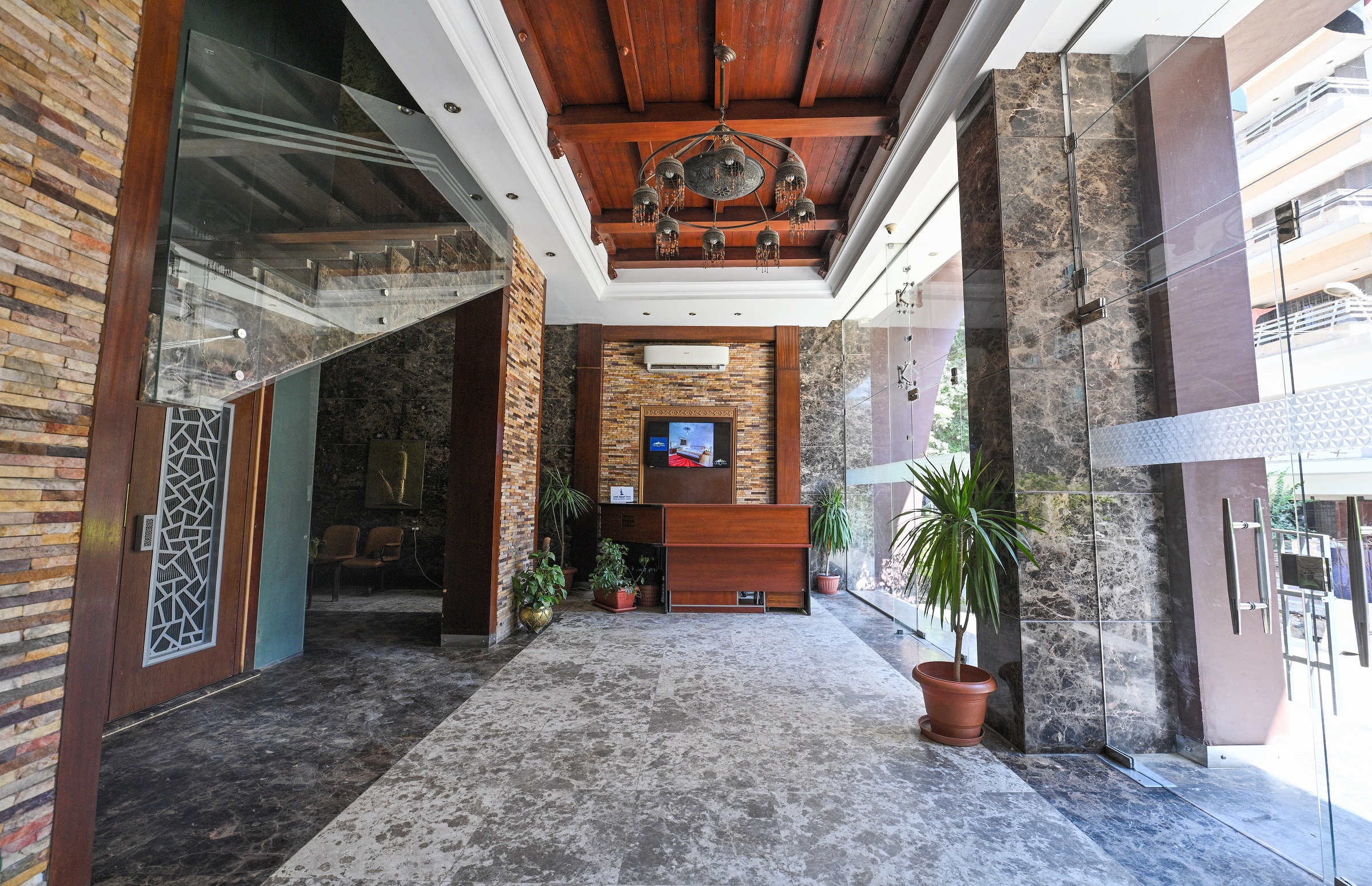 Lobby at Saray Gem Plaza, GIZA